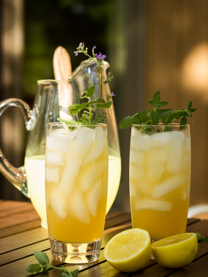 Honey Bourbon Lemonade
